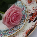 Crockery and roses