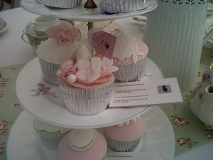 Vintage Inspired Wedding Cupcakes